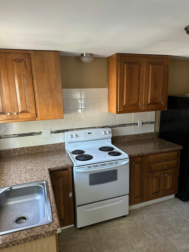 Building Photo - 116 Medford St, Unit 3