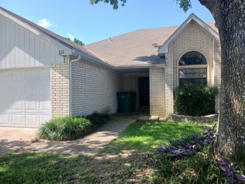 Foto principal - Very nice single family home in Cedar Hill