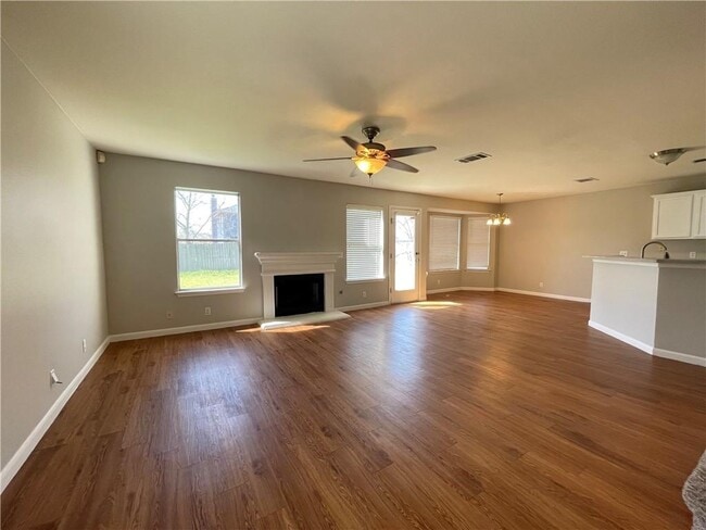 Building Photo - 110 Cotton Creek Way