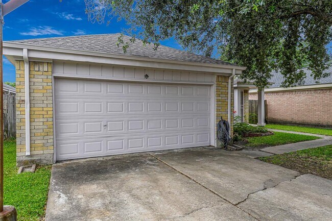 Foto del edificio - 13411 Creek Springs Dr