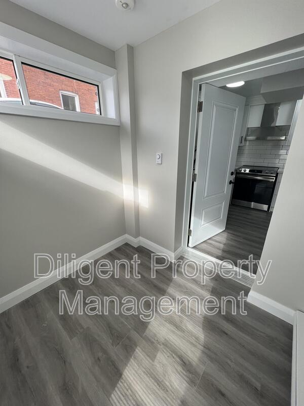 165 Aylmer St N, Peterborough, ON K9J 3K2 House for Rent in