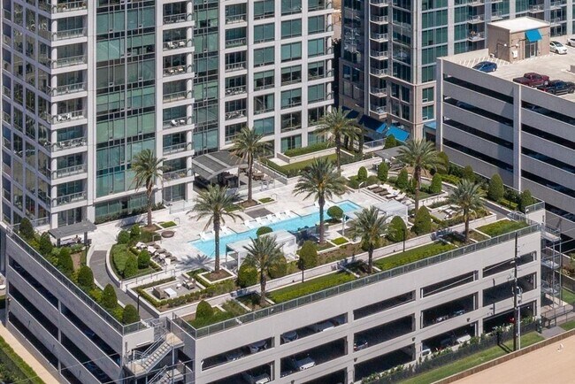 Foto del edificio - 2047 Westcreek Ln Ln