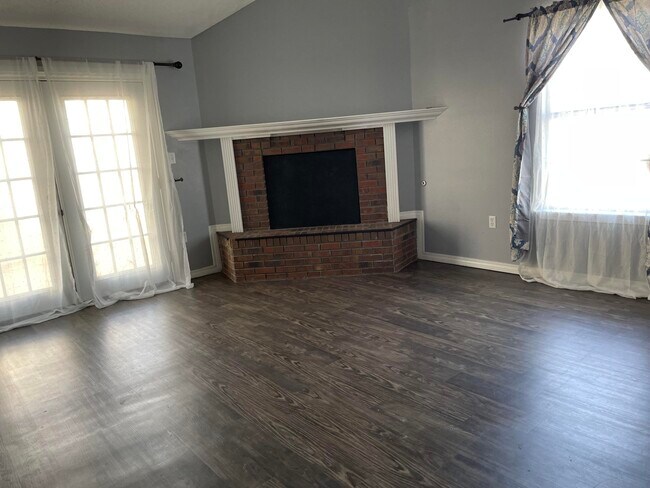 Foto del edificio - 454 Sandy Ridge Cir
