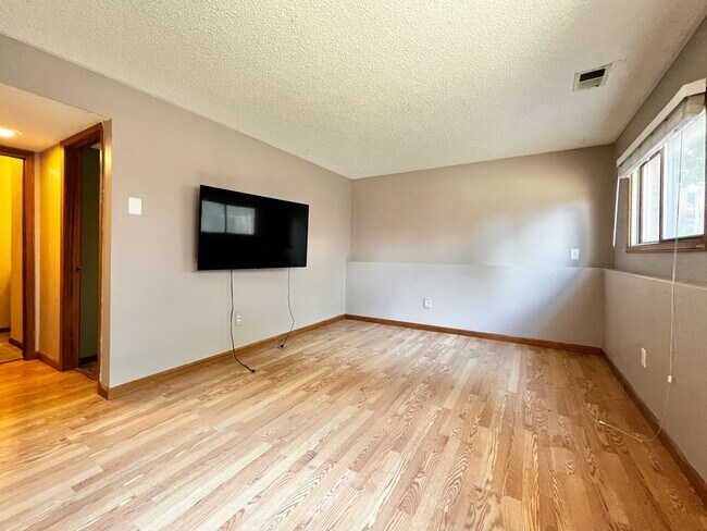 Foto del edificio - Fantastic 3-Bed, 2-Bath Home in Great Love...