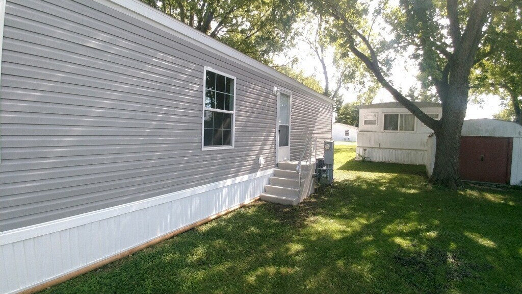 25 Bridle Ln, Monticello, IL 61856 House Rental in Monticello, IL