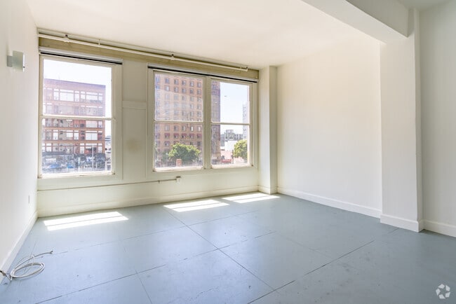 Loft - 860SF - City Lofts