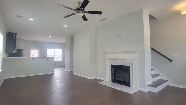 Building Photo - 889 Ambient Way