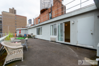 Primary Photo - 220 E 24th St