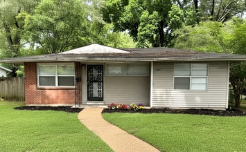 Building Photo - 1497 Maxine St