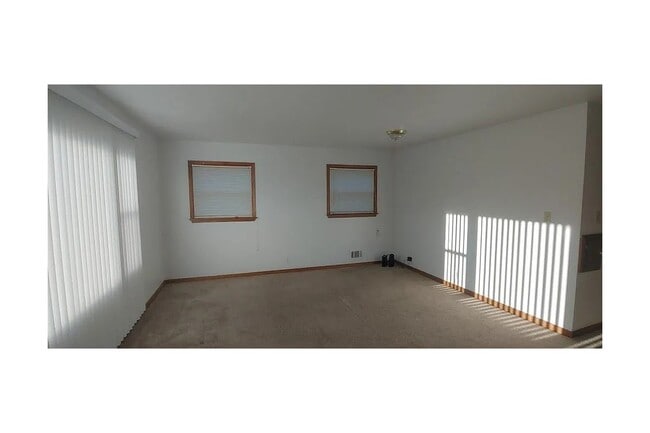 Living Room - 5950 N 69th St