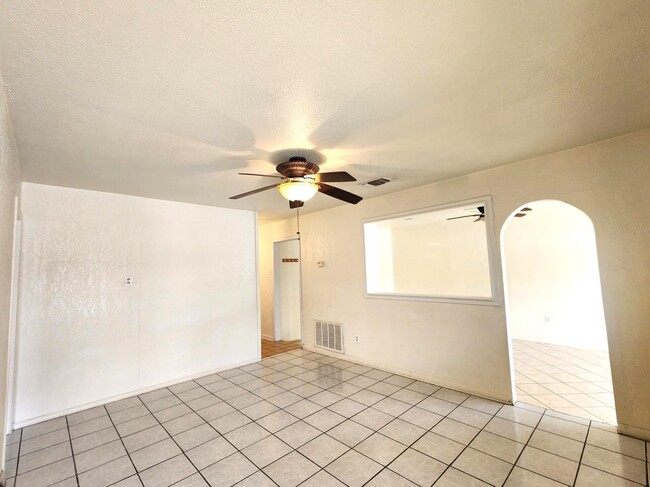 Building Photo - 224 Highland St