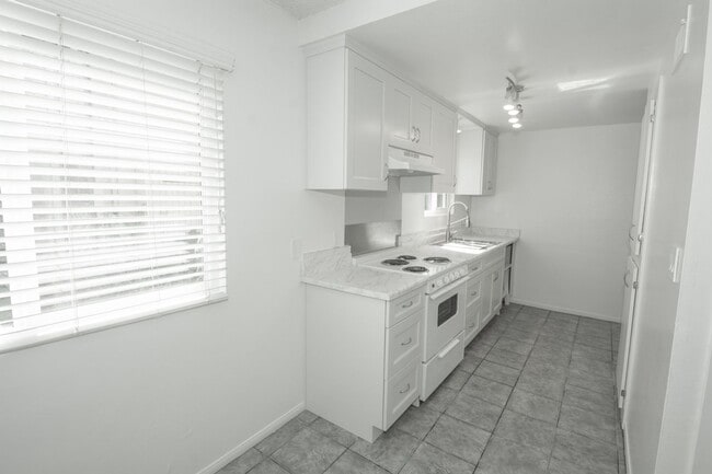 Building Photo - 12835 10th St