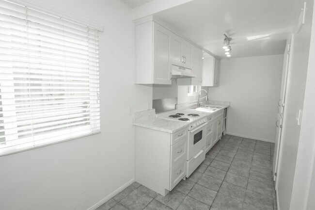 Foto del edificio - 12835 10th St
