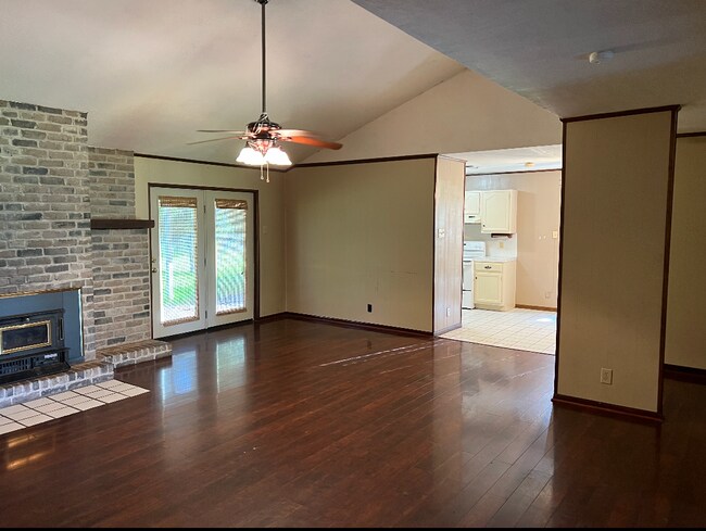Building Photo - 1118 Joe Miller Rd