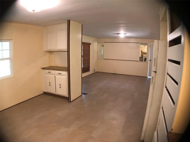 Building Photo - 9861 Rebecca Ln