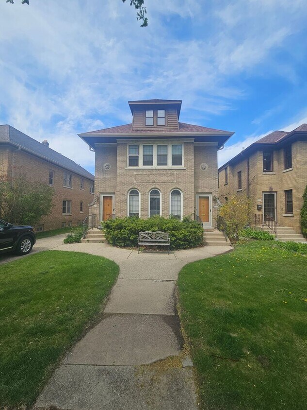 Primary Photo - 4147-4149 N Bartlett Ave. (Duplex)