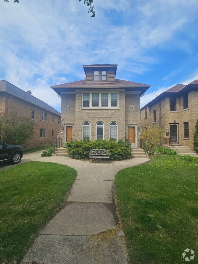 Building Photo - 4147-4149 N Bartlett Ave. (Duplex)