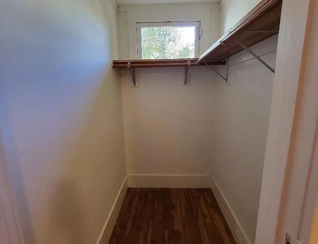 Building Photo - A spacious, sunny room with big windows, 3 blocks from North Berkeley BART, UCB