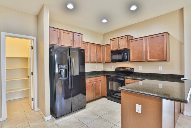 Building Photo - 3876 E Leslie Drive