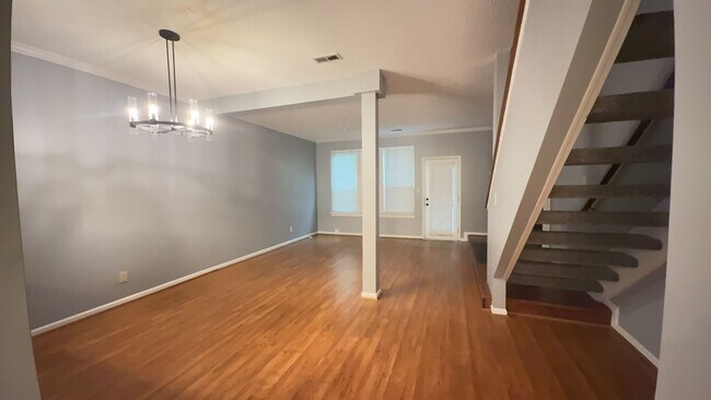Foto del edificio - Spacious Virginia Beach Home with Dual Primary Suites & Private Backyard