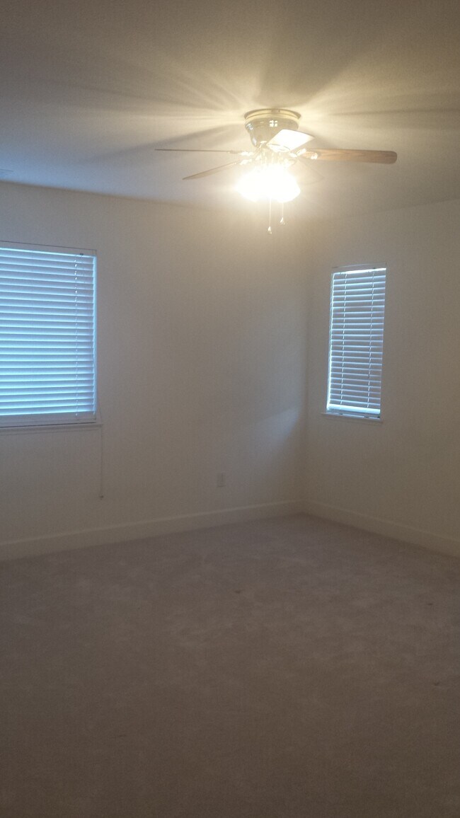 Foto del edificio - 149 Lavender Ln