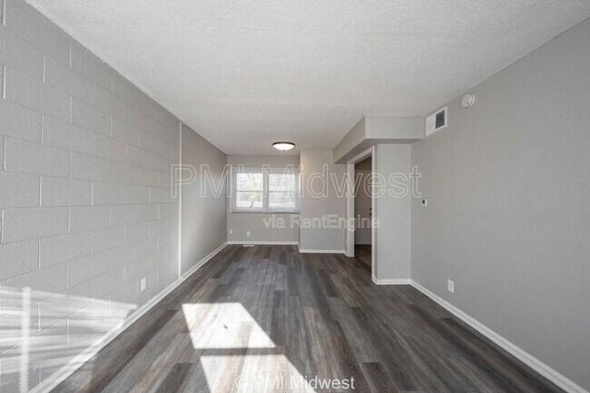 Foto del edificio - 6050 E 16th St