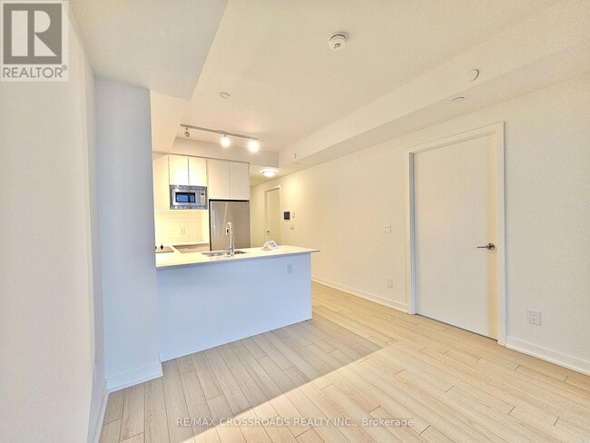 Building Photo - 3079 Trafalgar Rd