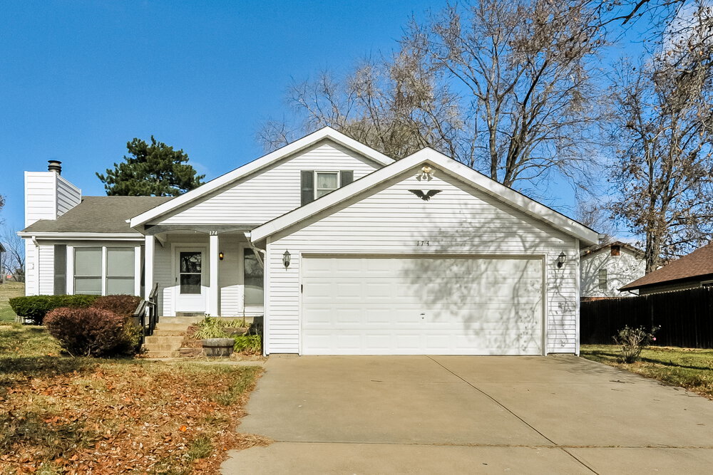 Primary Photo - 174 Birchleaf Dr