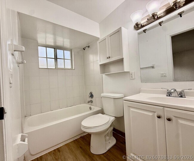 Foto del edificio - 1671 NE 33rd St