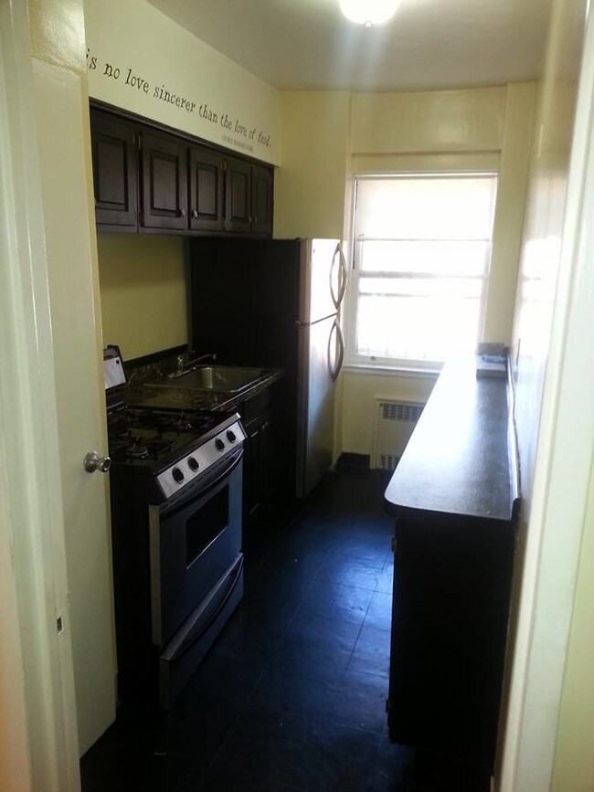 Foto del edificio - 232 Farmington Ave