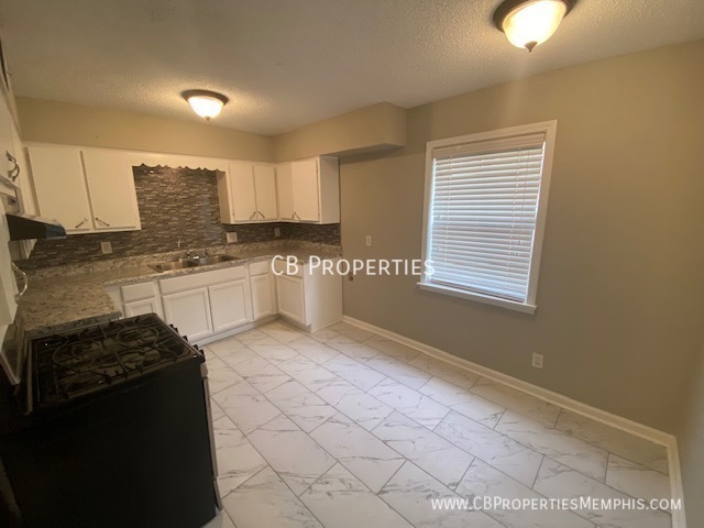 Building Photo - 8282 Fayette Cove