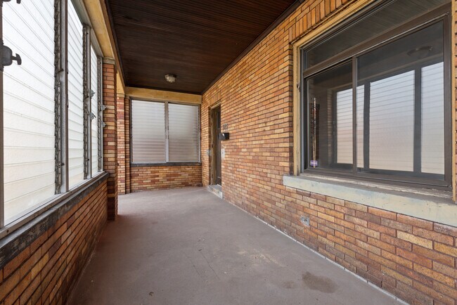 Foto del edificio - 326 Anthony St