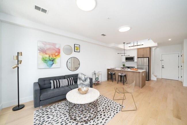 Building Photo - 10 Brinkerhoff St