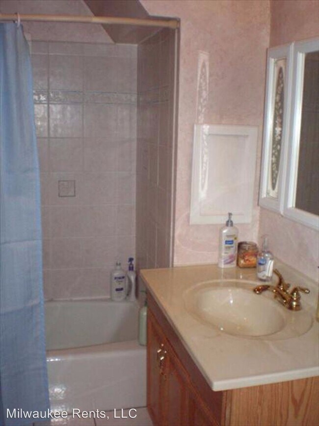 Foto del edificio - 3114 N Newhall St