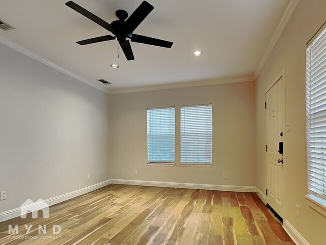 Foto del edificio - 6024 Richmond Ave