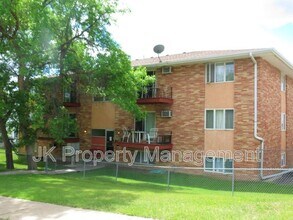 Building Photo - 1122 1st Ave SW