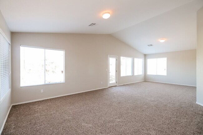 Foto del edificio - 14892 W Laurel Ln