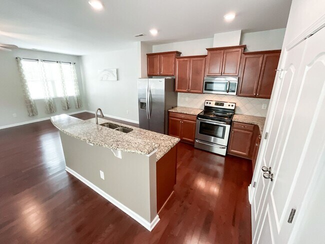 Building Photo - Modern Comfort: Elegant 3 Bed, 2.5 Bath To...