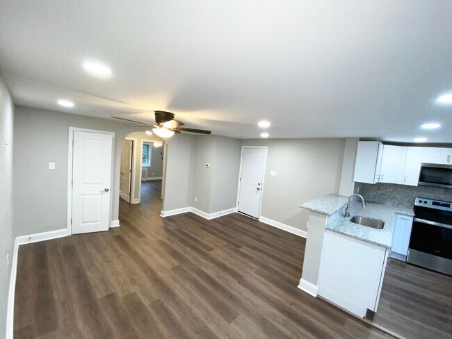Foto del edificio - 8109 Forrest Ave