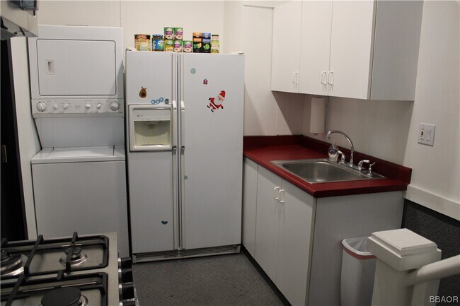 Foto del edificio - 795 Cove Dr