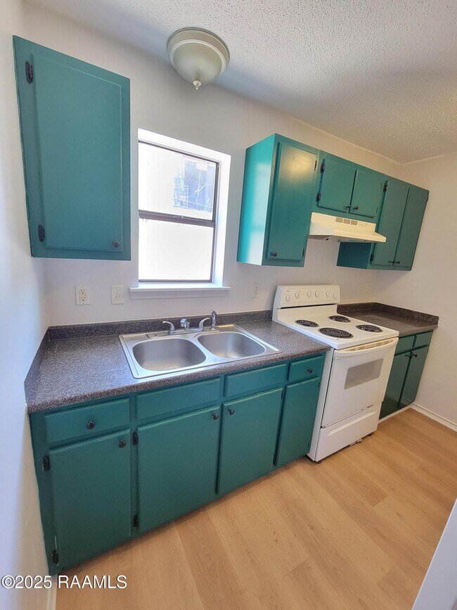 Foto del edificio - 1318 Lee Ave