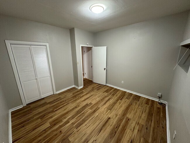 Foto del edificio - 4250-52 Castleman