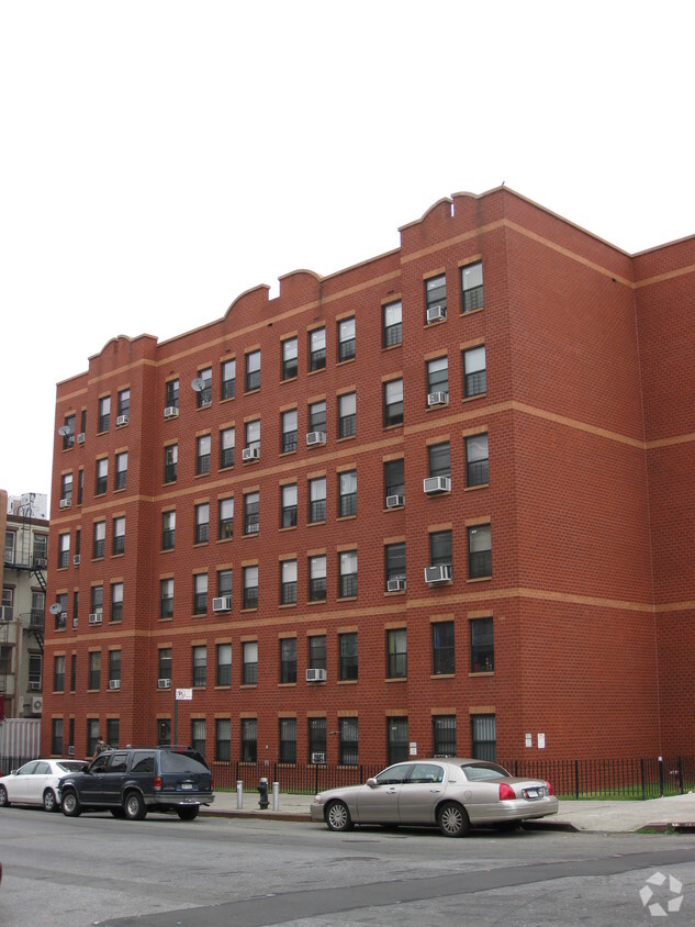 Building Photo - 330 Union Ave