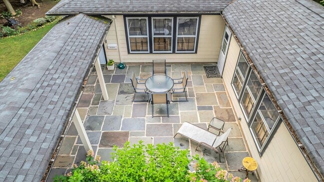 Patio - 82 Winsor Pl