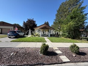 Building Photo - 907 J St