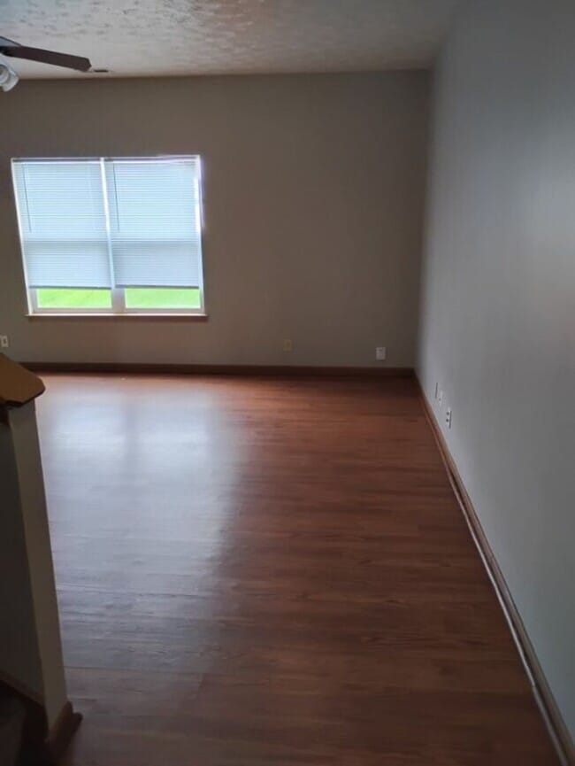 Building Photo - 3384 Edison Dr
