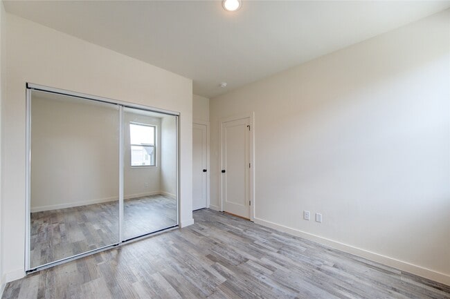 Building Photo - 13102 Honey Suckle Ridge Ln