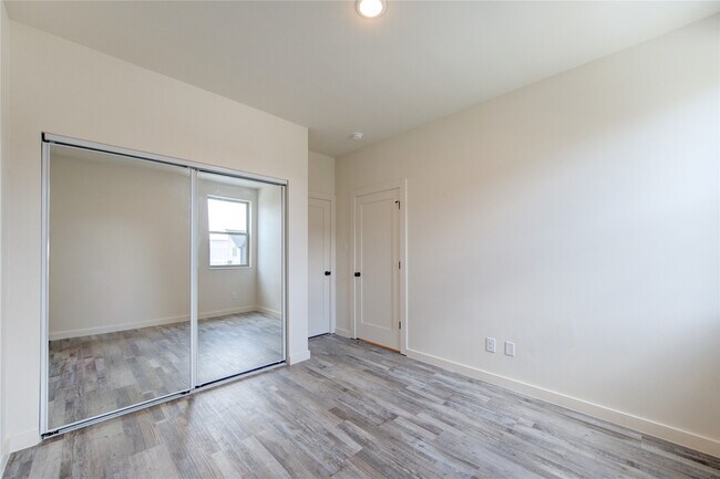 Foto del edificio - 13102 Honey Suckle Ridge Ln