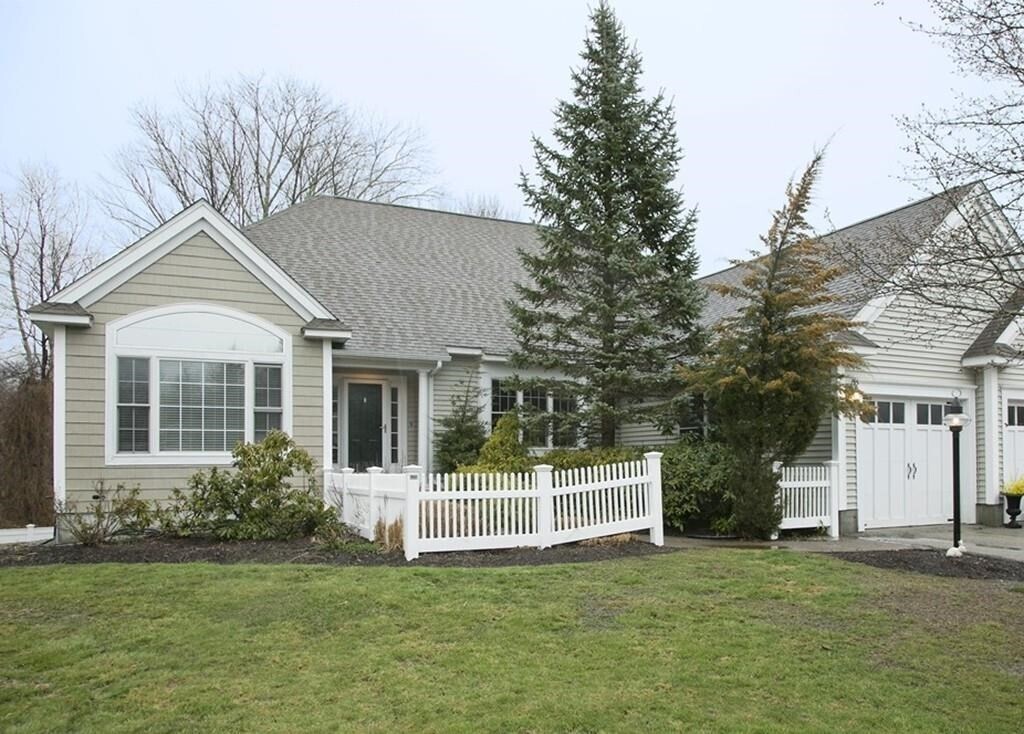 Primary Photo - 15 Silver Brook Ln