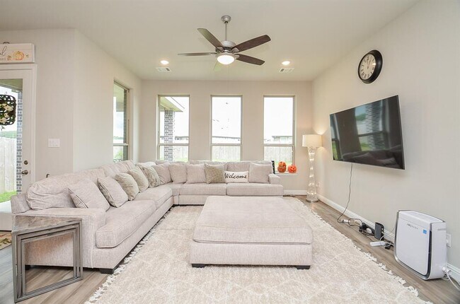 Foto del edificio - 24330 Albion Lk Ct